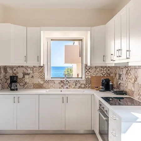 Olea House 80m From The Sea Kyparissia