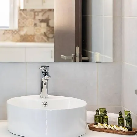 Сasa de vacaciones Olea House 80m From The Sea Kyparissia