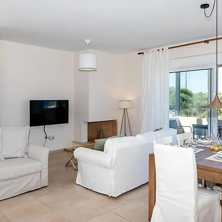 Сasa de vacaciones Olea House 80m From The Sea Kyparissia